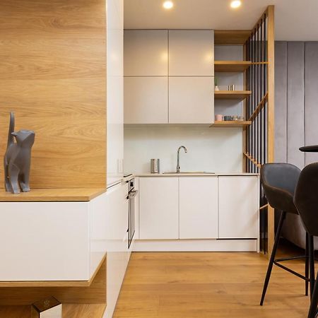 Apartment City Center Grzybowska By Renters Prestige Warsaw Exterior photo