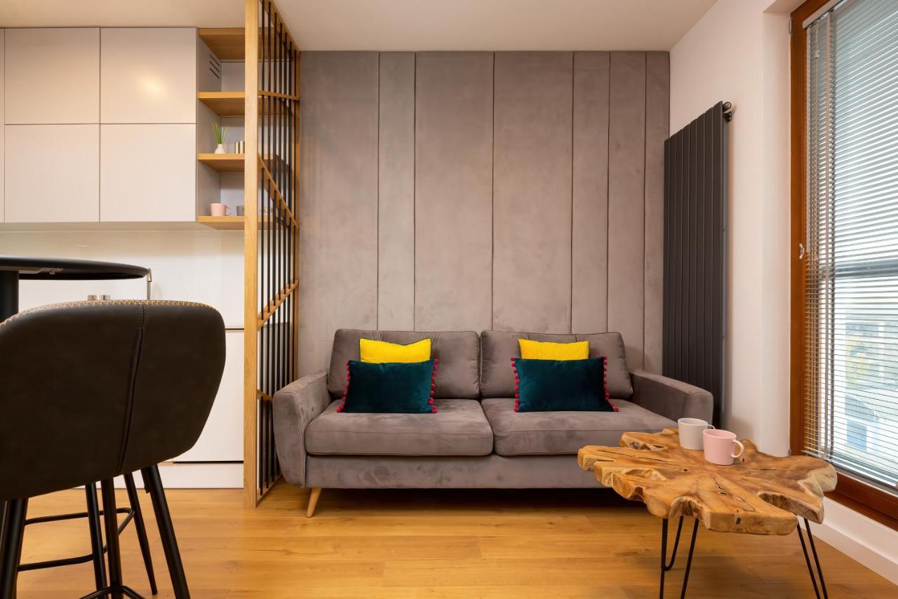 Apartment City Center Grzybowska By Renters Prestige Warsaw Exterior photo
